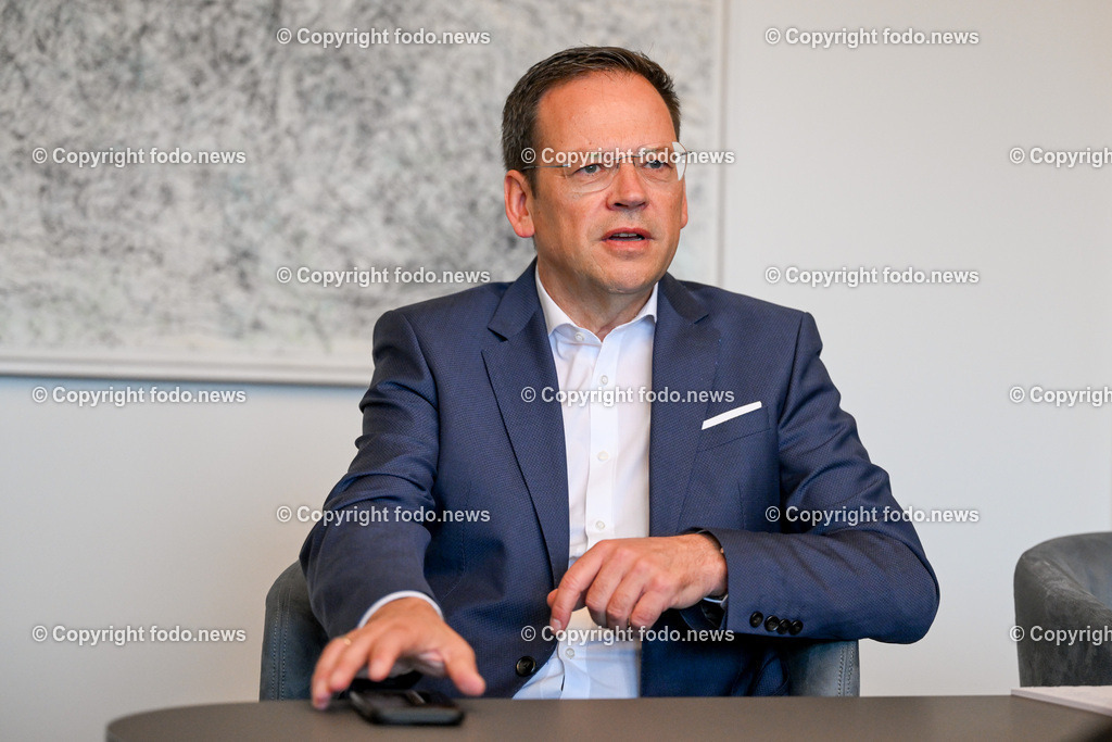 Klaus Kumpfmueller (Vorstandsvorsitzender der Hypo Oberoesterreich)_ 16.04.2024-3 | 16.04.2024, Linz, AUT, Hypo Oberoesterreich, Linz, im Bild Klaus Kumpfmueller (Vorstandsvorsitzender der Hypo Oberoesterreich)