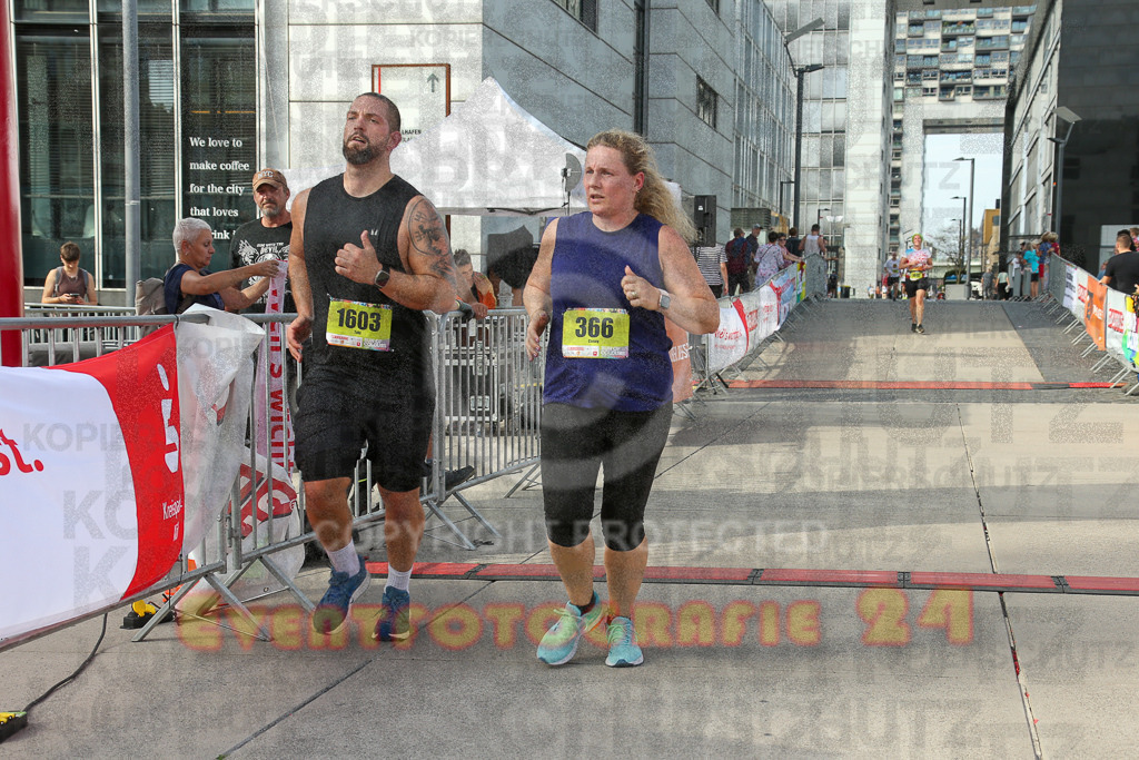 250920_1541_EX1_0435 | Sportfotografie im Rhein-Sieg Kreis, Köln, Bonn, NRW, Rheinland Pfalz, Hessen, etc. Unser Tätigkeitsfeld umfasst den Laufsport vom Volkslauf über den Marathon, Duathlon, Triathon bis zum Ultralauf wie Kölnpfad Ultra oder Schindertrail.