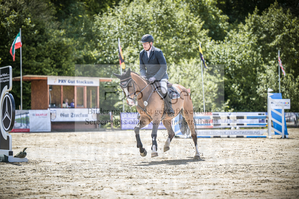 DOS_6676 | Entdecke hochwertige Reitturnierfotos von Foto Oger. Professionell, emotional und authentisch – jetzt Lieblingsmomente im Shop bestellen.Deutschlandweite Turnierfotografie. - Realisiert mit Pictrs.com