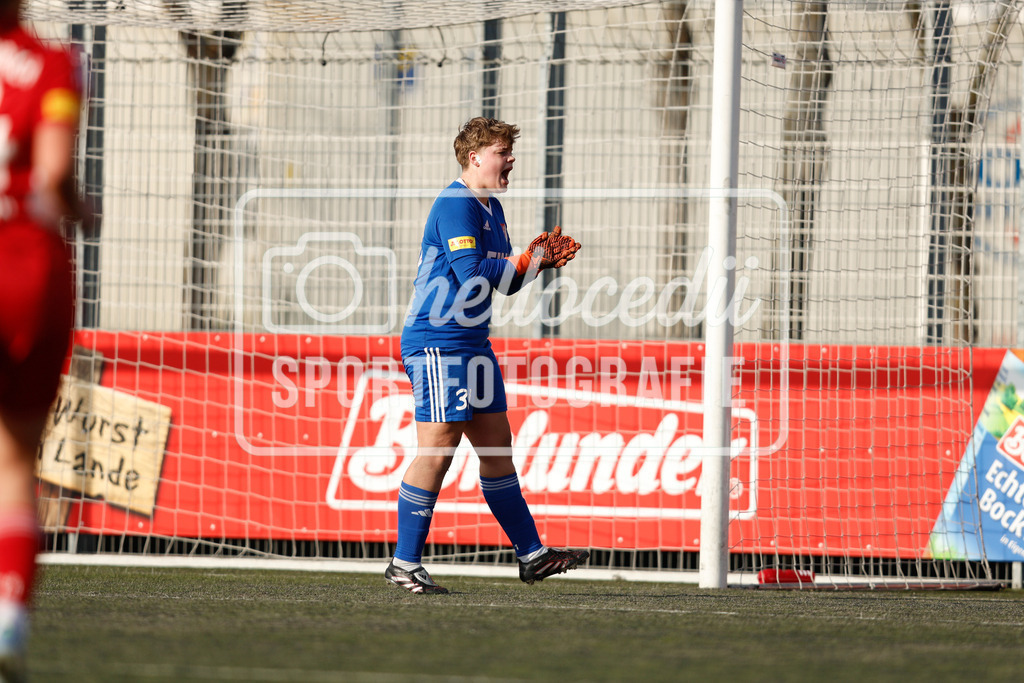 Fußball I Frauen I Saison 2025-2026 I Testspiel I FSV Gütersloh - SpVg Aurich-38 | Paula Blum (31, SpVg Aurich) - Realisiert mit Pictrs.com