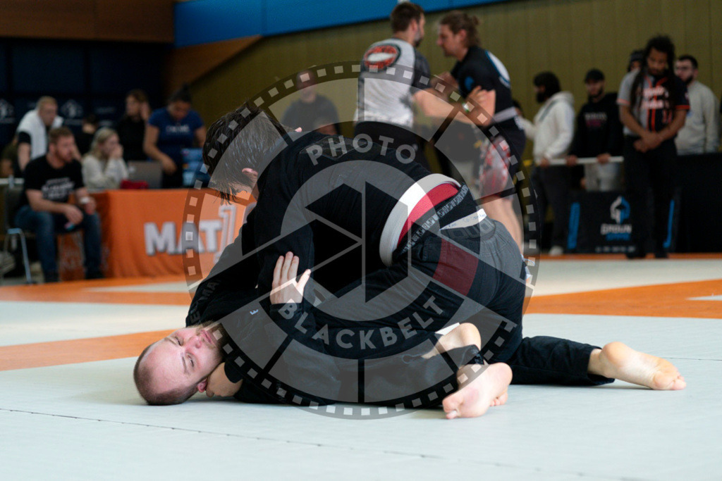 20240915PBB1691 | Athletes compete during the Grappling Industries’ grappling and Brazilian jiu-jitsu competition in Berlin, on September 15, 2024.