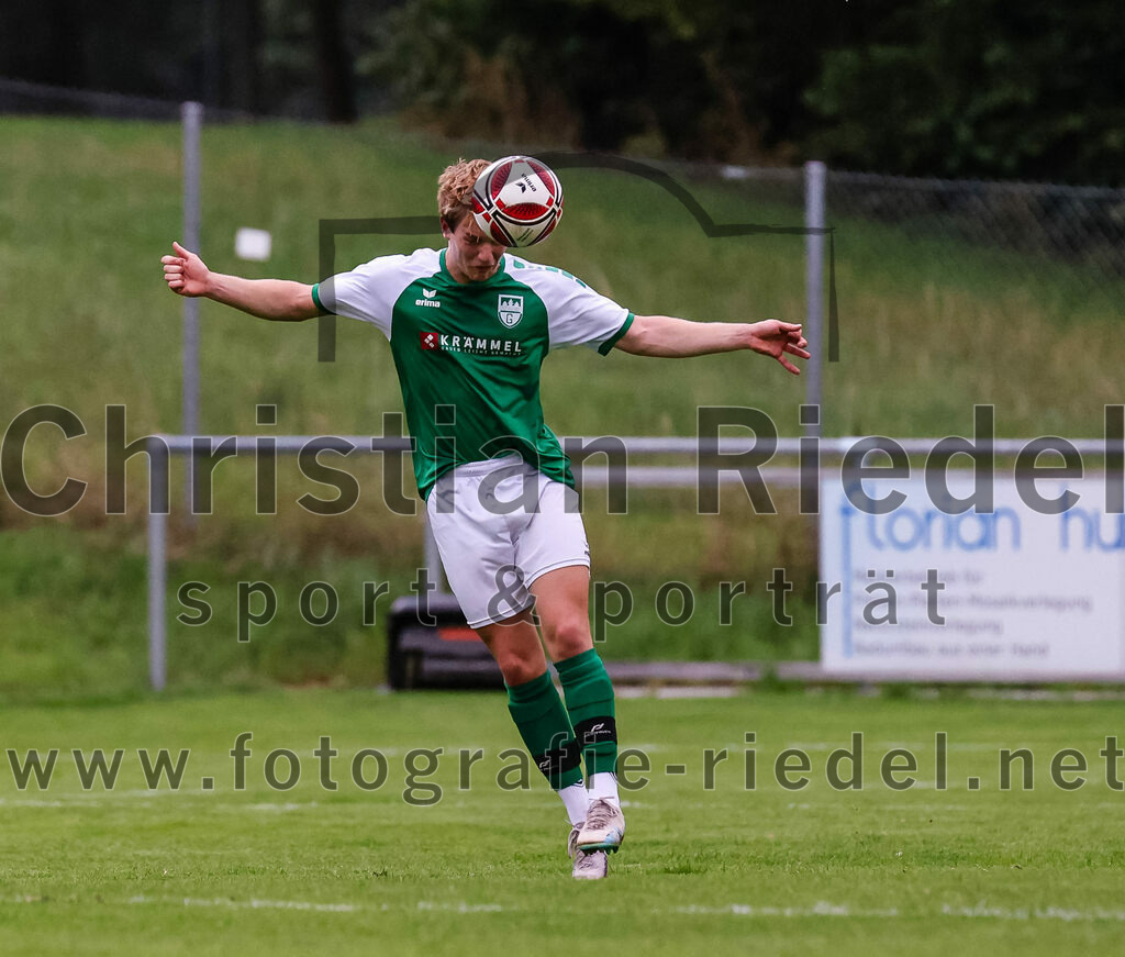 2023-08-09_043_FC_Schwaig_gegen_TuS_Geretsried | Deutschland, 09.08.2023:
Fußball, Landesliga Südost 2023 / 2024, 5. Spieltag, FC Schwaig gegen TuS Geretsried, Endergebnis: 4:1

Lars Maison (TuS Geretsried, #18)

Foto: Christian Riedel / fotografie-riedel.net