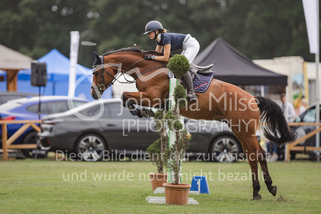 230714_LC_Stil-L-533 | Deine schönsten Turniermomente als professionelle Fotos! Entdecke hochwertige Pferdesport-Fotografie im Online-Shop. Jetzt Fotos finden & bestellen!