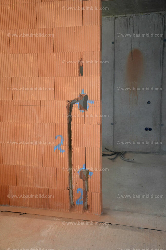 bib-lg17-elektroinstallation-0104 | Nach LV-Leistungsgruppen sortierte Detailfotos über den Bau eines Hauses. Alle Hausbau-Bilder direkt vom Urheber und Autor der Website Haus-Selber-Bauen.com