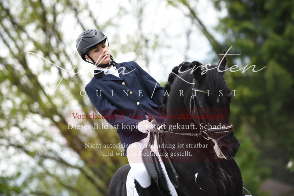 20230513_JK-Röhrsdorf-16-285 | Pferde- und Turnierfotografie in Westsachsen. Pferdeportraits, Auftragszeichnungen und intuitive Kunst.
