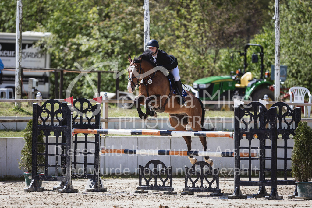 240428_Spenge_M2-Spr-135 | Deine schönsten Turniermomente als professionelle Fotos! Entdecke hochwertige Pferdesport-Fotografie im Online-Shop. Jetzt Fotos finden & bestellen!
