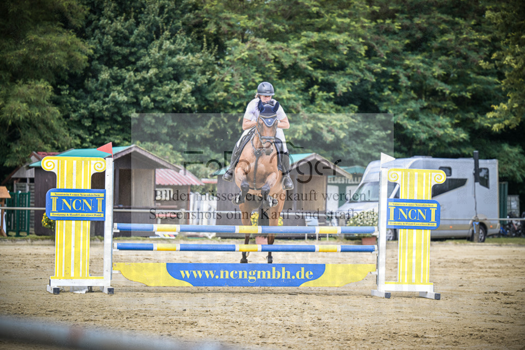 DOS_6489 | Entdecke hochwertige Reitturnierfotos von Foto Oger. Professionell, emotional und authentisch – jetzt Lieblingsmomente im Shop bestellen.Deutschlandweite Turnierfotografie. - Realisiert mit Pictrs.com