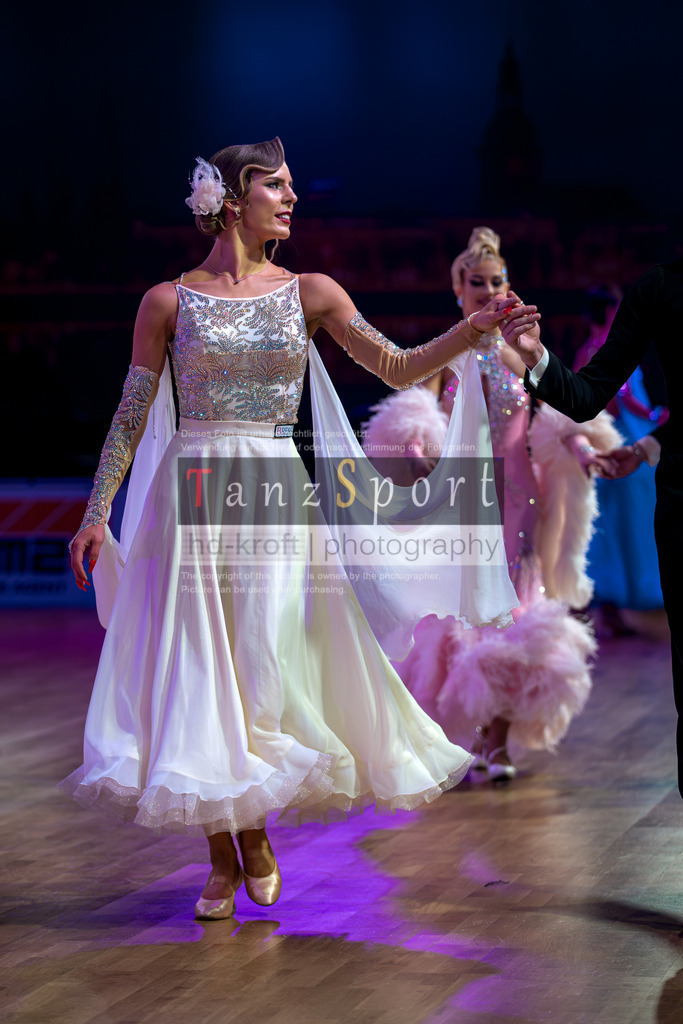 20251214_Baltic-Trophy_2893-2 | Tanzsportbilder, Standardtanz, Lateintanz, WDSF, DTV, LTVB, dancecomp, goc, hessen tanzt, blaues band der spree, walzer, tango, wiener walzer, slowfox, quickstepp, samba, rumba, cha-cha-cha, paso doble. jive, hd-kroft photography, turniertanzsport