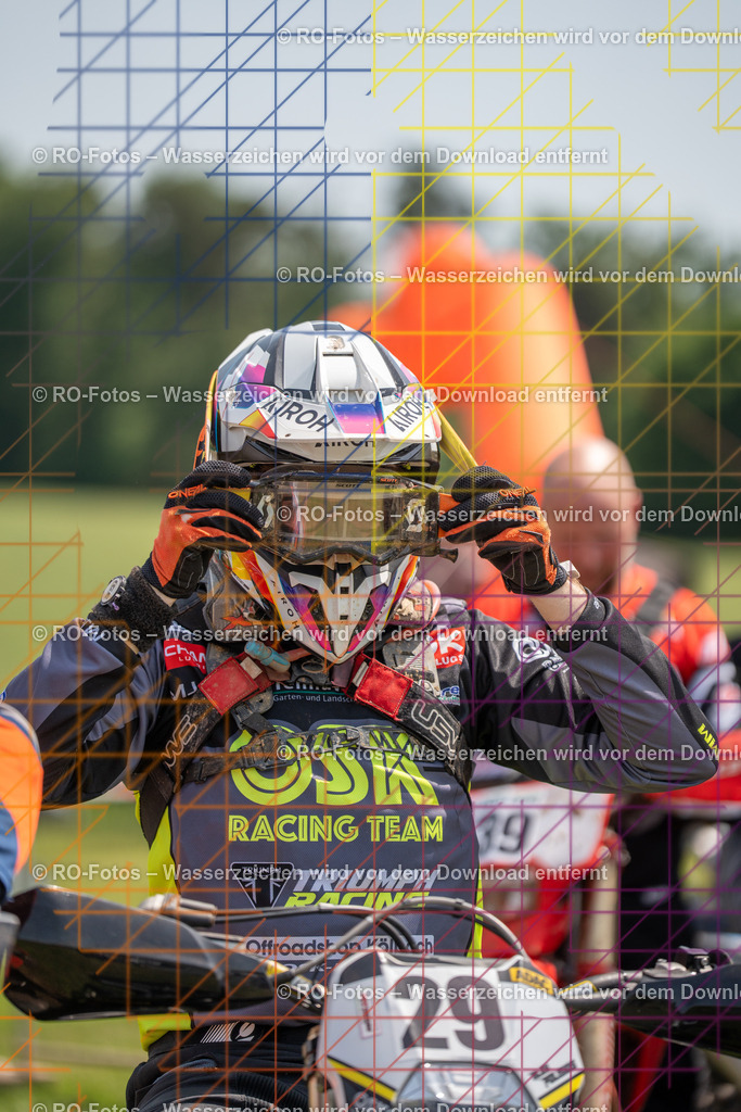 Wolfshausen 5 Lauf -47 | Sportfotografie von RO-Fotos: Motorsport, Motocross, Enduro, Laufveranstaltungen und Triathlon. Professionelle Fotos von Sportlern und Events. - Realisiert mit Pictrs.com