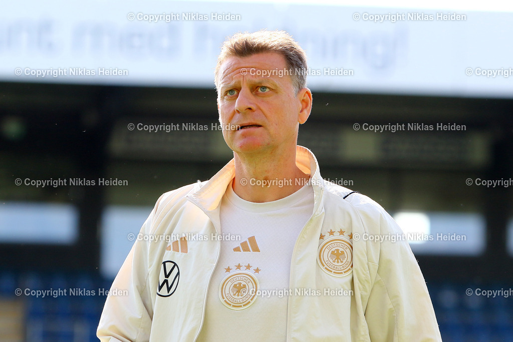NH_DänemarkU19_DeutschlandU19_Länderspiel_22052024 | Christian Wörns (Trainer, Deutschland U19)

Fußball I Junioren I Länderspiel (Nationalmannschaft) I  Saison 2023-2024 I Freundschaftsspiel I Dänemark U19 - Deutschland U19 I 22.05.2024 I Sydbank Park (Haderslev, Dänemark)