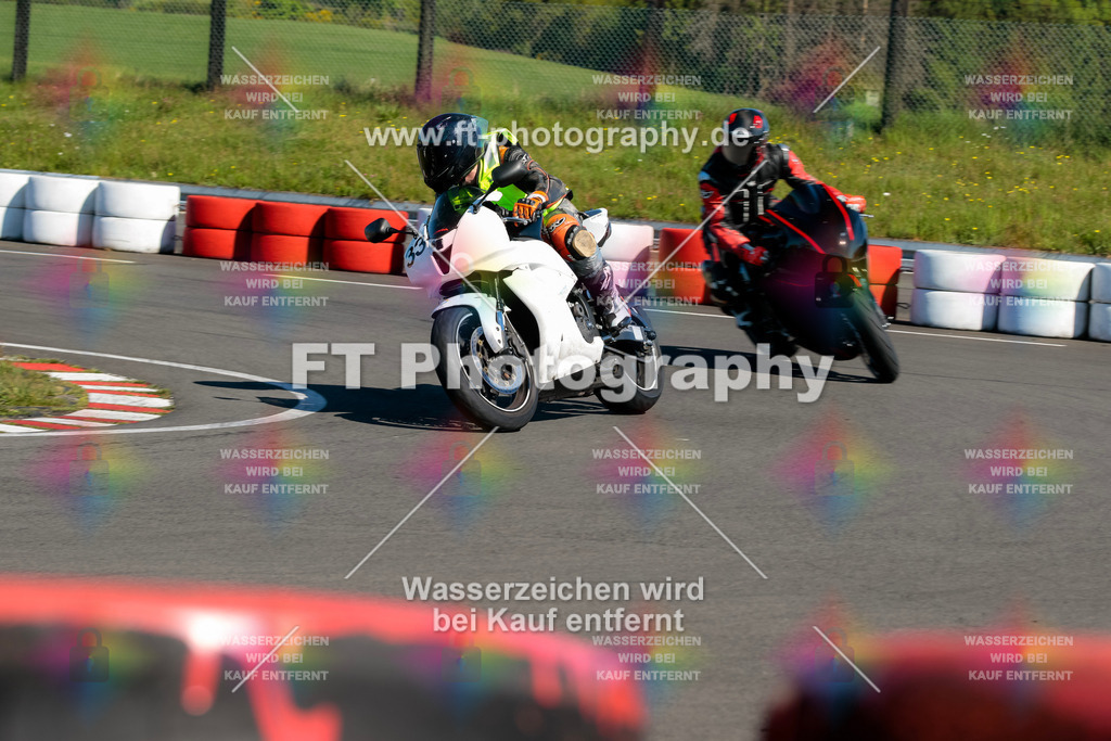 Moto-TeamOBK-21579 | Hier findet Ihr Bilder von Touristenfahrten auf der Nürburgring Nordschleife oder von anderen Veranstaltungen die ich besucht habe. Viel Spass beim Durch Schauen 