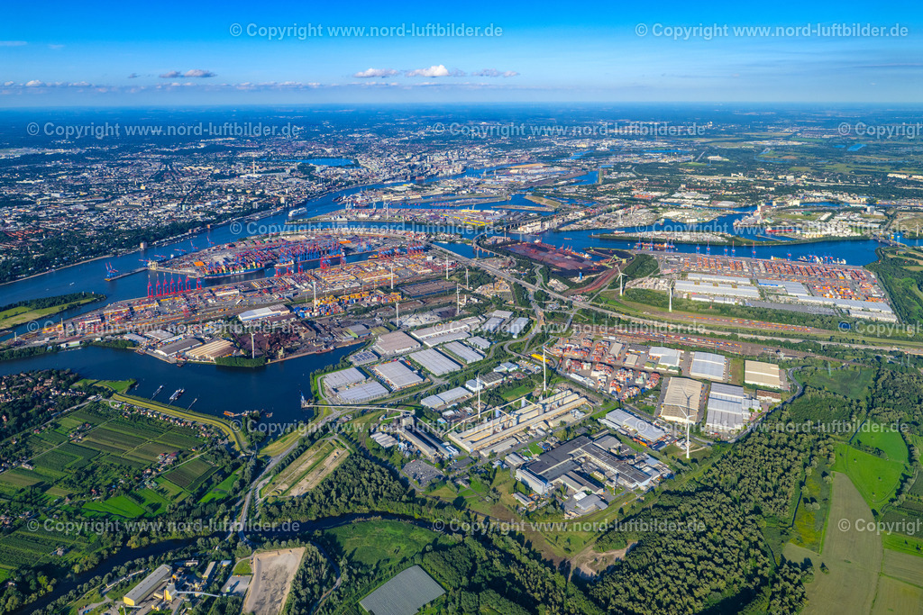 Hamburg_Hafen_Eurogate_Altenwerder_ELS_1683210823 | HAMBURG 21.08.2023 Hafenanlagen am Ufer des Hafenbeckens Burchardkai der Eurogate im Ortsteil Waltershof in Hamburg, Deutschland. Weiterführende Informationen bei: EUROGATE GmbH &amp; Co. KGaA, KG. // Port facilities on the shores of the harbor of Burchardkai of Eurogate in the district Waltershof in Hamburg, Germany. Further information at: EUROGATE GmbH &amp; Co. KGaA, KG. Foto: Martin Elsen