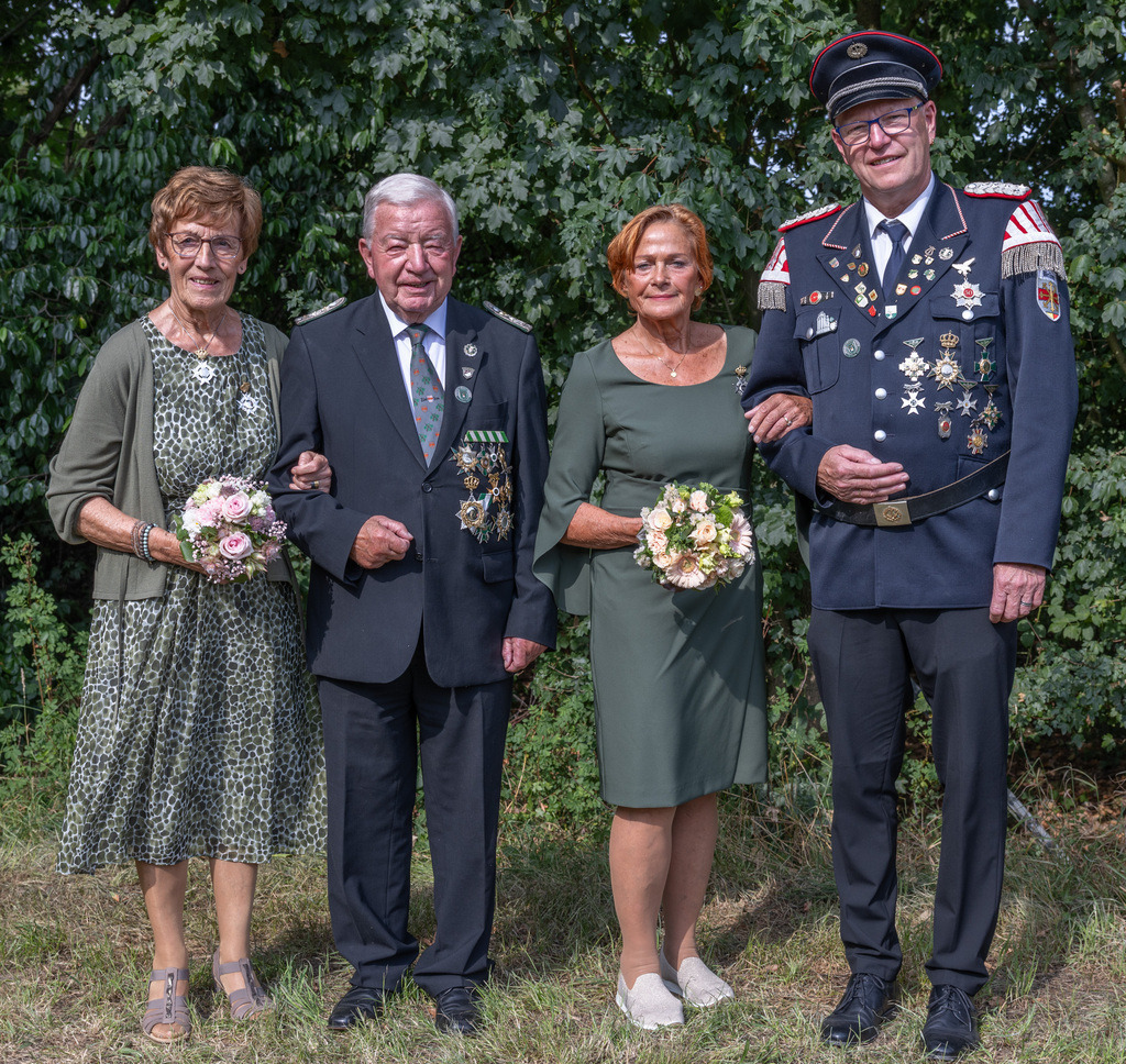 top-top.de-250704-147 | Foto, Video, Fotografie, Videografie, Fotobox, DJ, Discjockey, Musik, Musikbox, Veranstaltung, Photobooth, Amazon, Ebay, Buchtipp, Bestseller, Autor, Verlag, Buch, Wesel, Hamminkeln, NRW, Dinslaken, Rees, Drohne, Hochzeit, Party, Fotobox, Wesel, Fotograf