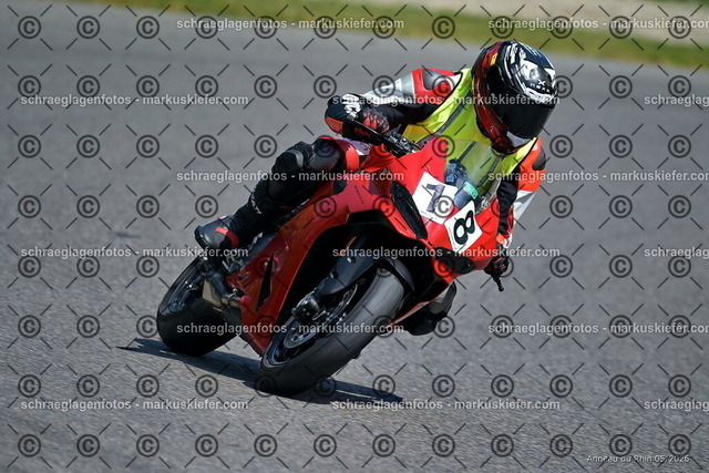 26BT02-1597 | markuskiefer.com - Realisiert mit Pictrs.com