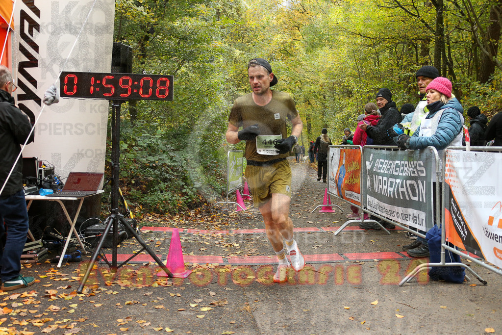 251026_1200_EX1_9842 | Sportfotografie im Rhein-Sieg Kreis, Köln, Bonn, NRW, Rheinland Pfalz, Hessen, etc. Unser Tätigkeitsfeld umfasst den Laufsport vom Volkslauf über den Marathon, Duathlon, Triathon bis zum Ultralauf wie Kölnpfad Ultra oder Schindertrail.
