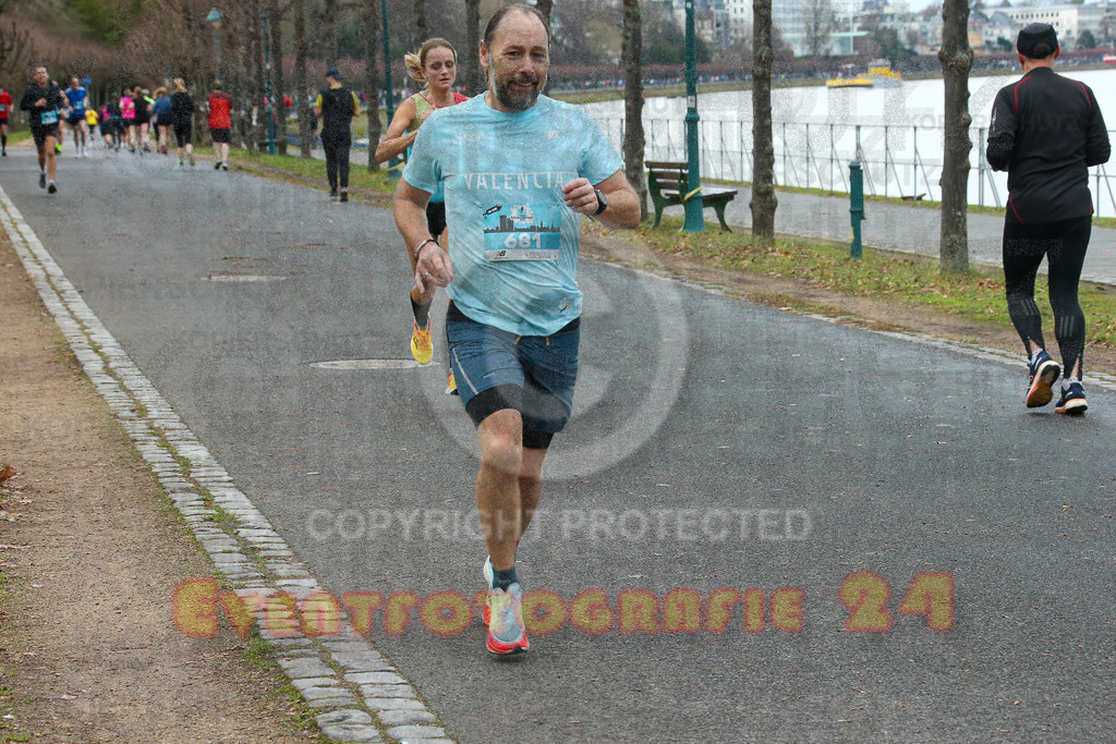 221231_1136_EX1_8372 | Sportfotografie im Rhein-Sieg Kreis, Köln, Bonn, NRW, Rheinland Pfalz, Hessen, etc. Unser Tätigkeitsfeld umfasst den Laufsport vom Volkslauf über den Marathon, Duathlon, Triathon bis zum Ultralauf wie Kölnpfad Ultra oder Schindertrail.