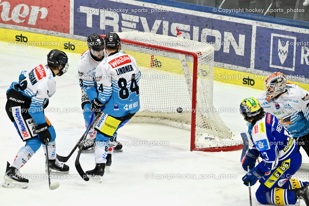 EC IDM Wärmepumpen VSV vs. Steinbach Black Wings Linz | #84 Luis Lindner Black Wings Linz, #13 Adam Helewka EC VSV, #32 Rasmus Tirronen Black Wings Linz, #12 Jonathan Oschgan Black Wings Linz, Tor EC VSV, EC IDM Wärmepumpen VSV vs. Steinbach Black Wings Linz, EC IDM Wärmepumpen VSV vs. Steinbach Black Wings Linz am 23.01.2026 in Villach (Stadthalle Villach), Austria, (Photo by Bernd Stefan)
