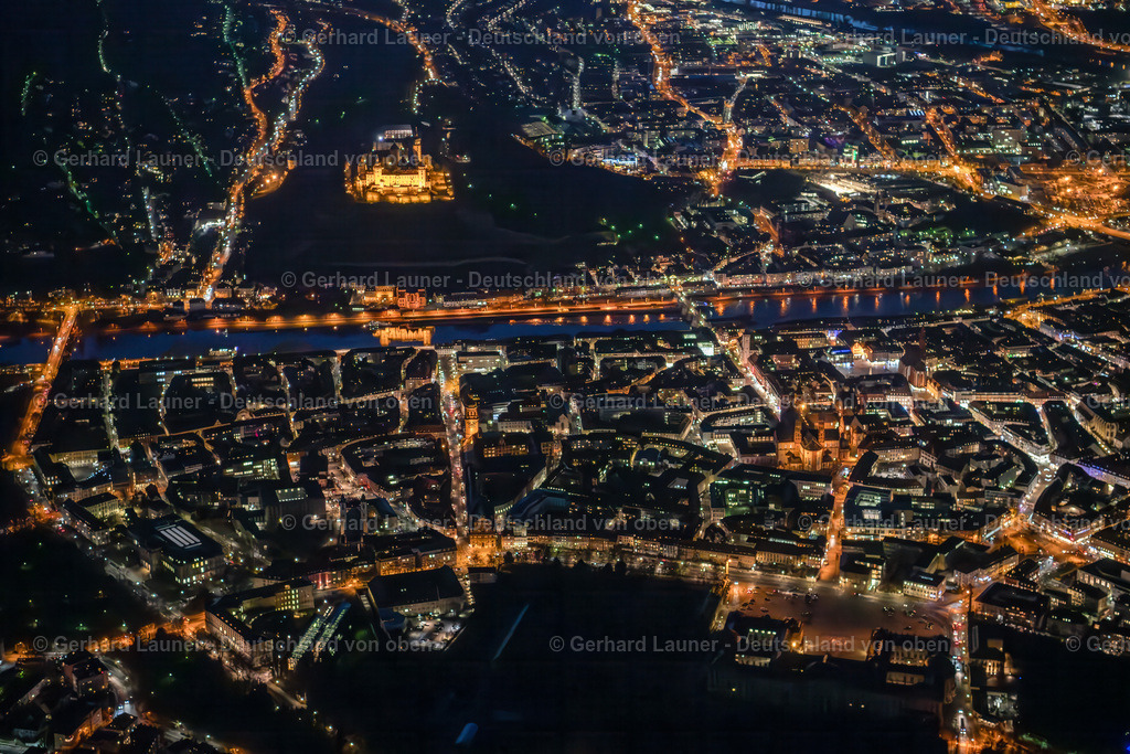 3901027 | Online-Shop für Luftbilder aus Deutschland. Seit über 45 Jahren baut Gerhard Launer das Luftbildarchiv mit unterschiedlichsten Themen stetig weiter aus.