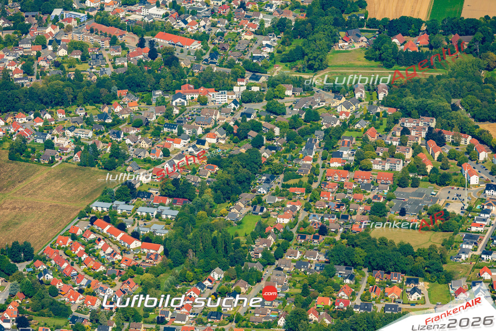 Luftbild der Stadt Enger - Das Luftbild wurde 2025 vom UL-Flugzeug heraus erstellt ( keine Drohnenaufnahme ) - Hochauflösende Luftaufnahme - für Wandbilder und großformatige Ausdrucke geeignet. Das besondere Geschenk!Hier alle&nbsp;Infos zur Lizenzierung der LuftaufnahmeWir fliegen auch dieses Jahr wieder in Ihre Region um Luftbilder zu erstellen.- Luftbild anfragen