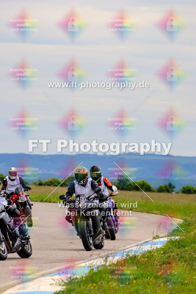 MotoTeam-2929 | Hier findet Ihr Bilder von Touristenfahrten auf der Nürburgring Nordschleife oder von anderen Veranstaltungen die ich besucht habe. Viel Spass beim Durch Schauen 