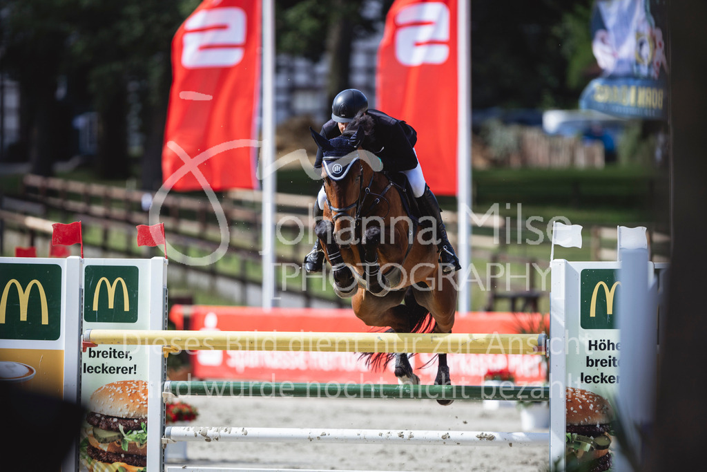240714_BHO_M2-Spr-1-234 | Deine schönsten Turniermomente als professionelle Fotos! Entdecke hochwertige Pferdesport-Fotografie im Online-Shop. Jetzt Fotos finden & bestellen!
