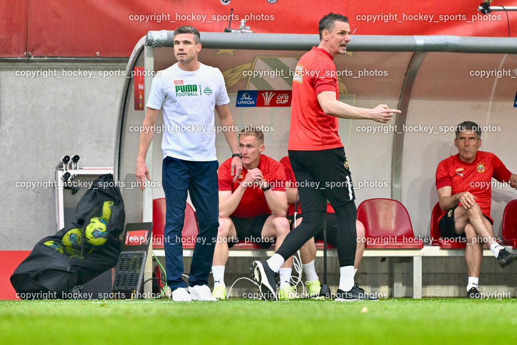 SK Puntigamer Sturm vs. SK Rapid Wien Siegerehrung, Impressionen | Headcoach SK Rapid Robert Klauß, SK Puntigamer Sturm vs. SK Rapid Wien Siegerehrung, Impressionen, SK Puntigamer Sturm vs. SK Rapid Wien Siegerehrung, Impressionen am 01.05.2024 in Klagenfurt (Wörthersee Stadion ), Austria, (Photo by Bernd Stefan)