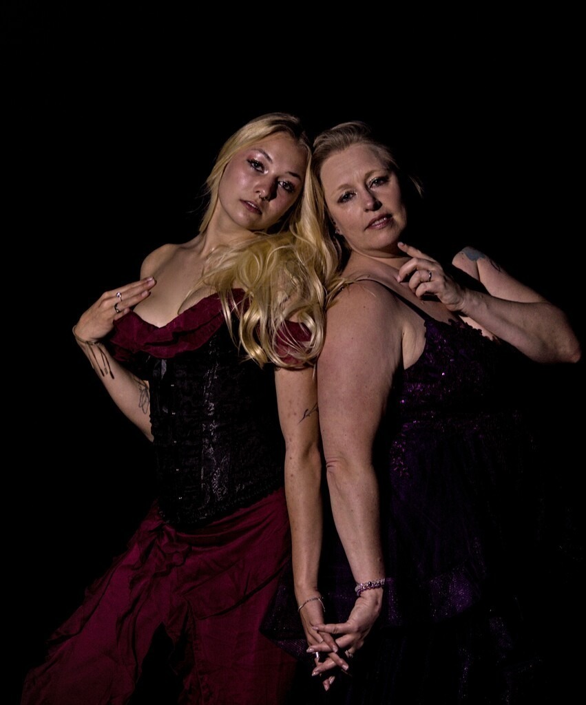 2025-06-02-204757_DSC00470_01 | Martin Fiedler Fotografie - Ausdrucksstarke Portraits im Raum Nürnberg - Realisiert mit Pictrs.com