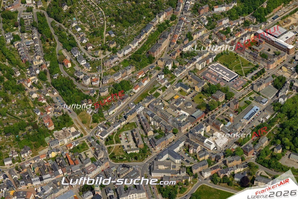 Das Luftbild der Stadt Greiz wurde 2022 vom Flugzeug heraus erstellt (keine Drohnen-Aufnahmen) Aufnahmehöhe ca.450 Meter- hohe Bildauflösung und Druck-Qualität. Garantiert!
