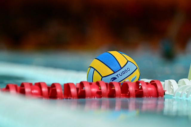 Wasserball I Frauen I Saison 2025-2026 I Bundesliga I 4. Spieltag I Eimsbütteler TV - SSV Esslingen I 05277 | Symbol, Symbolfoto, Symbolbild, Sinnbild, Bildsymbol, Darstellung, Signum, Wasserball, Wasser, Kap7, Ball, Sport, Wasserballsport, Aquatics, Teamsport, Schwimmbad, Pool, Wassersport, Equipment, Wettkampf, Spielball, Kap7 Wasserball, Training, Ballspiel, Wasseroberfläche, Turbo, DSV - Realisiert mit Pictrs.com