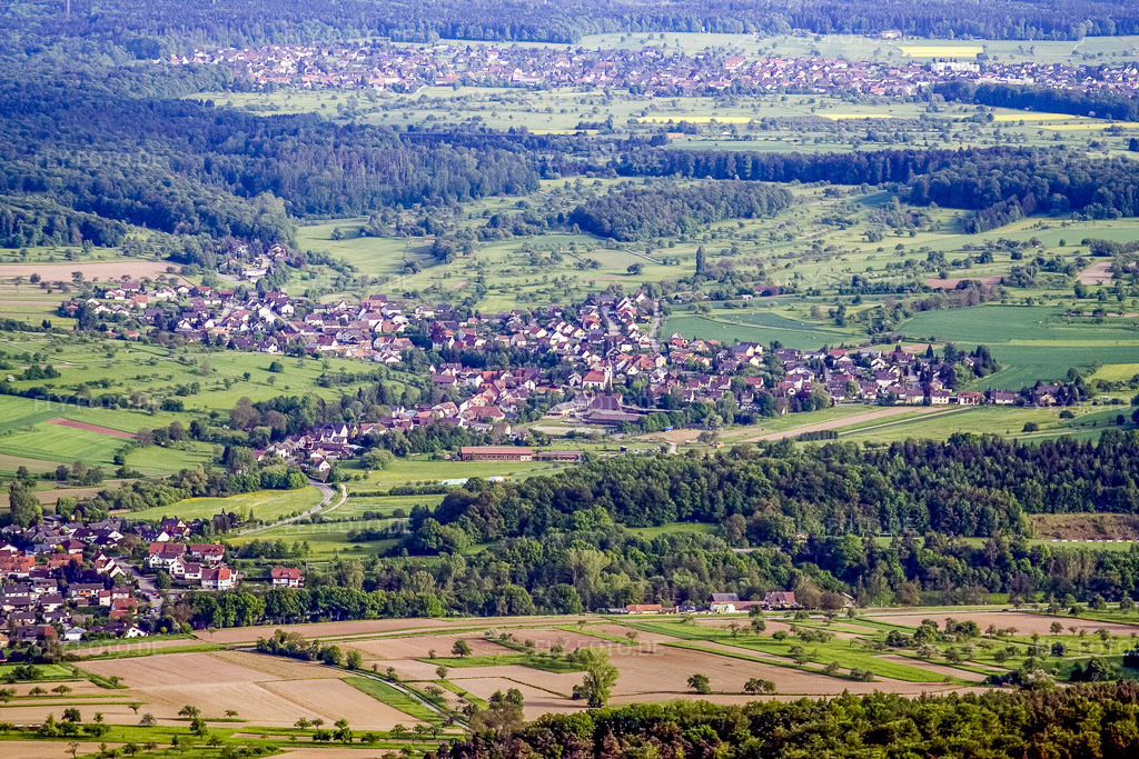 Luftbild: Ortsansicht von Norden im Ortsteil Ottenhausen in Straubenhardt im Bundesland Baden-Württemberg in Deutschland. Foto: IMG_2016.jpg vom 14.05.2006 durch Werner Riehm/FLY-FOTO.de