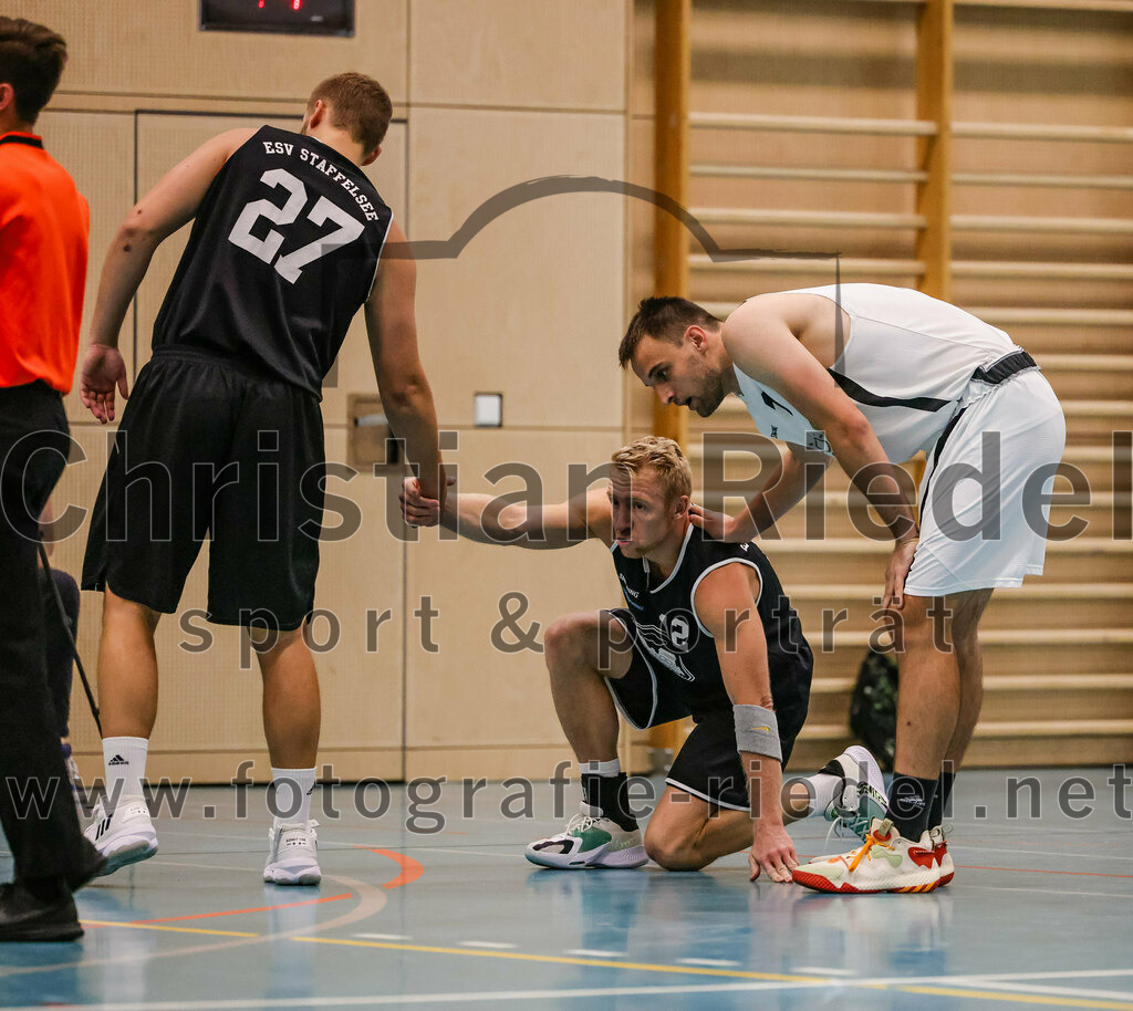2023-10-08_025_TSV_Vaterstetten_gegen_ESV_Staffelsee | Vaterstetten, Deutschland, 08.10.2023:
Basketball, Bayernliga Herren Süd 2023 / 2024, 3. Spieltag, TSV Vaterstetten gegen ESV Staffelsee, Endergebnis: 62:90

Foto: Christian Riedel / fotografie-riedel.net