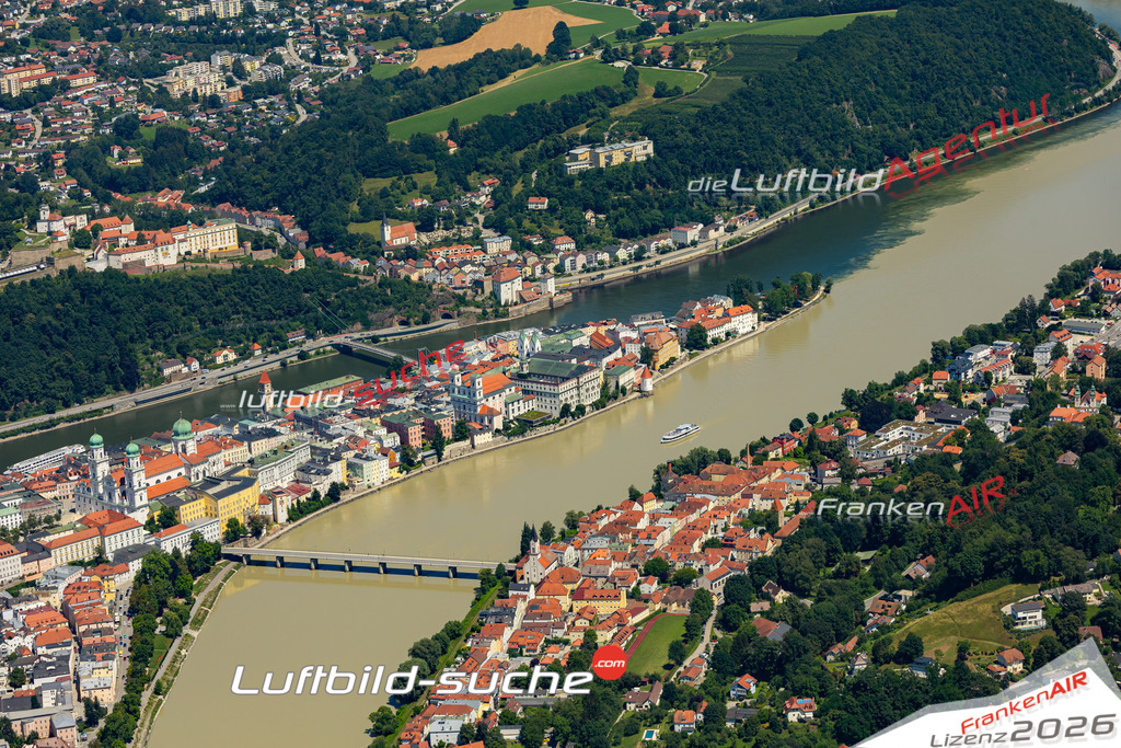 Die Luftaufnahme Inn - Passau wurde 2022 vom Flugzeug aus (keine Drohne) erstellt. Hohe Auflösung -für große Poster und Wandbilder geeignet - Garantiert!