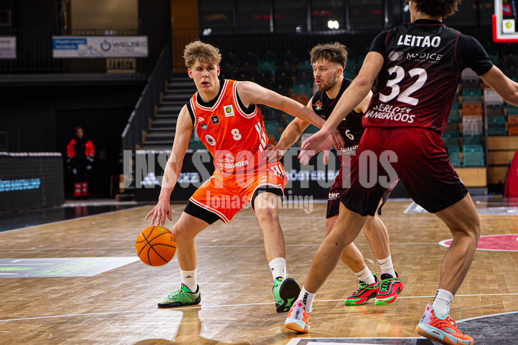 Basketball I Herren I Saison 2025-2026 I ProB Nord I 21. Spieltag I Rasta Vechta II - Iserlohn Kangaroos I 3121 | Moritz Grüß (8, RASTA Vechta II) - Realisiert mit Pictrs.com