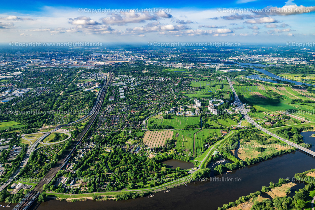 Hamburg_Wilhelmsburg_Stillhorn_ELS_0050070524 | HAMBURG 07.05.2024 Stadtteilansicht von Stillhorn an der Autobahn A1 im Süden von Hamburg. // View of the neighborhood of Stillhorn along federal motorway A1 in the South of Hamburg in Germany. Foto: Martin Elsen