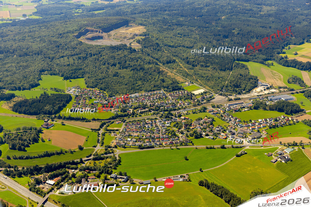 Das Luftbild zeigt :  Pechbrunn - Die Luftaufnahme wurde 2023 vom UL-Flugzeug aus erstellt ( keine Drohne ) - Hochauflösende Luftaufnahme - Für grossformatige Ausdrucke geeignet. Die Geschenkidee !Mit Lizenz und Bildrechte bestellbar