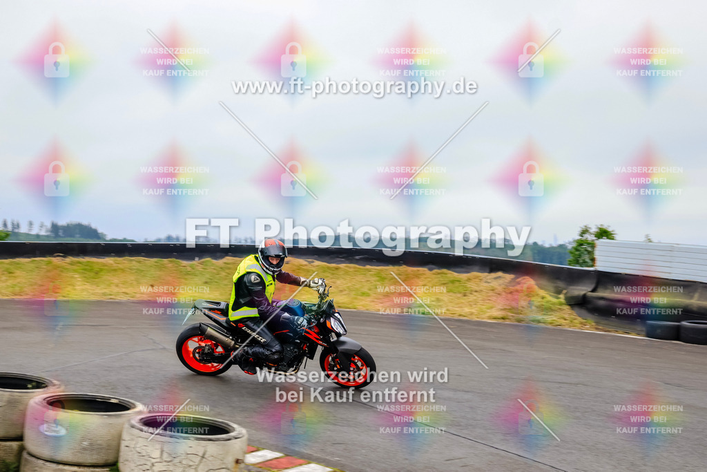 OBK-5896 | Hier findet Ihr Bilder von Touristenfahrten auf der Nürburgring Nordschleife oder von anderen Veranstaltungen die ich besucht habe. Viel Spass beim Durch Schauen 