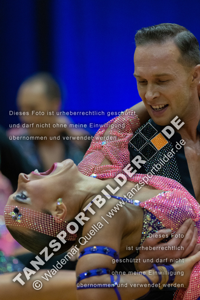 20230114-13283 | Hier finden Sie Tanz Bilder vom Latein und Standard Formationen tanzen. Sportbilder vom Tanzsport. Schöne Fotos und von Weltmeisterschaft, Europameisterschaft, Bundesliga, Regionalliga, Oberliga und Landesliga sowie von GOC Stuttgart, DanceComp, WM Bremen