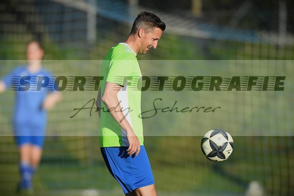 hDSC_2549 | Kaufen Sie Sportbilder im Onlineshop von Andy Scherrer Sportfotografie. Faszinierende Bilder von Sportevents aus der ganzen Schweiz. Fussball, Frauenfussball, Unihockey, Handball, Schwingen und weiteren Sportarten. - Realisiert mit Pictrs.com