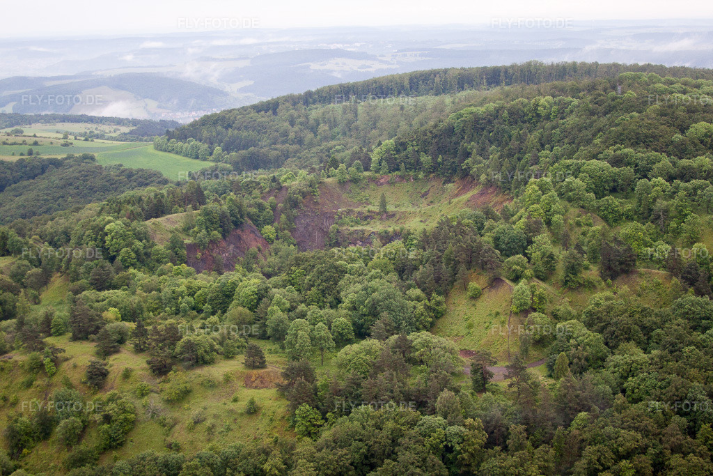 Luftbild: Alter Basaltbruch Sodenberg im Ortsteil Morlesau in Hammelburg im Bundesland Bayern in Deutschland.Foto: IMG_65990.jpg vom 30.05.2014 durch Werner Riehm/FLY-FOTO.deAuflösung des Originals: 4752 x 3168 px