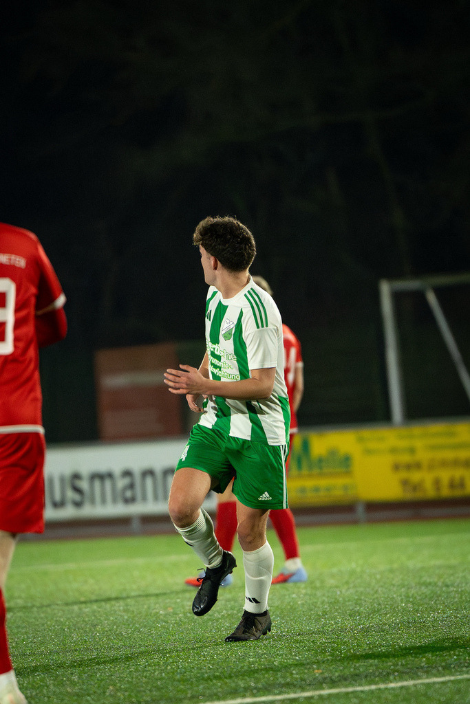 Fußball I Herren I Saison 2025-2026 I Freundschaftsspiel I TSV Grossenkneten - TuS Lutten I 1151 | Max Surmann (4, TuS Lutten) - Realisiert mit Pictrs.com