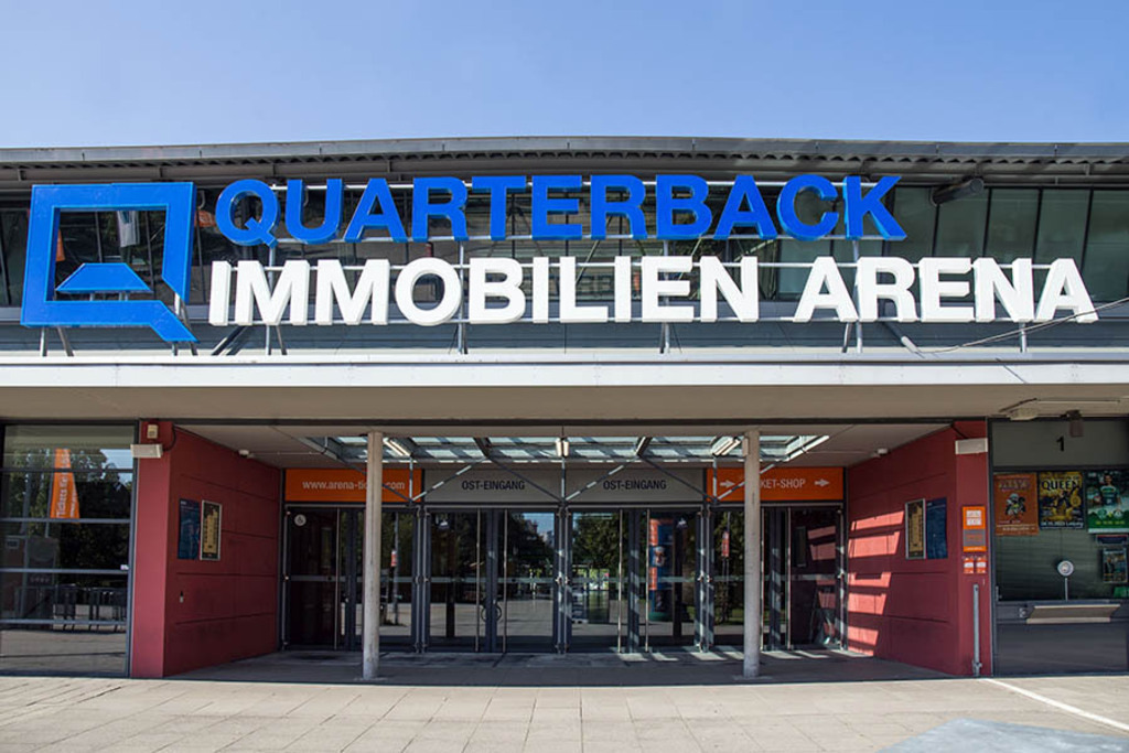Foto: Leipzig - Arena Leipzig | Das Team hinter BILDLEXIKON LEIPZIG bündelt historische wie aktuelle Informationen über die Stadt Leipzig in Text und Bild auf einer Plattform und stellt diese der interessierten Öffentlichkeit zur Verfügung.
