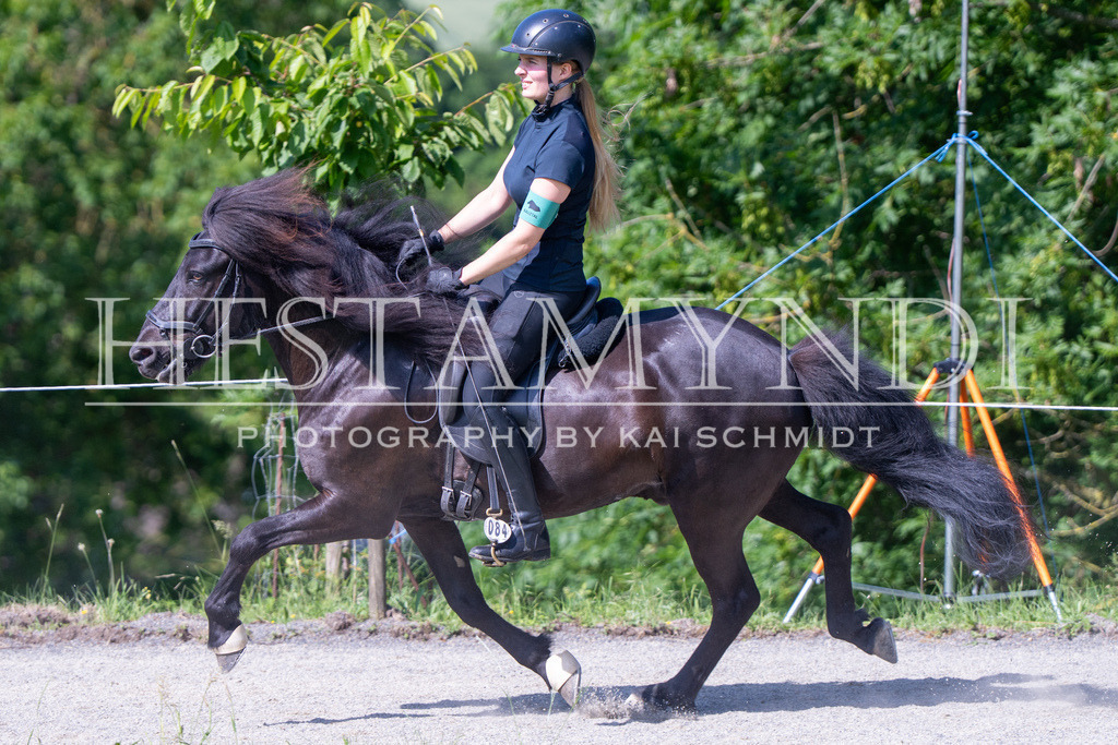 KAI00802 | Ihr sucht einen Fotografen für eure nächste OSI? Ich begleite auch euer Turnier für Islandpferde fotografisch.  - Realisiert mit Pictrs.com