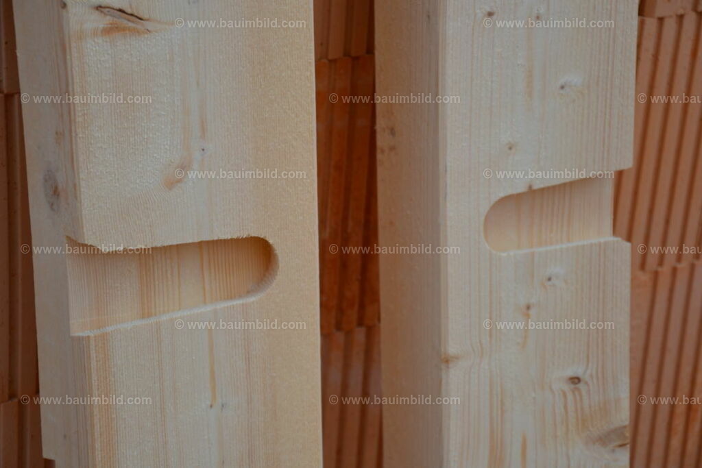 bib-lg09-holzbau-0123 | Nach LV-Leistungsgruppen sortierte Detailfotos über den Bau eines Hauses. Alle Hausbau-Bilder direkt vom Urheber und Autor der Website Haus-Selber-Bauen.com