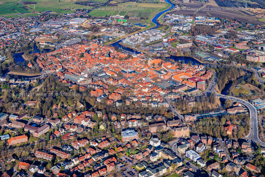 Stade_Altstadt_ELS_5847180225 | STADE 18.02.2025 Altstadtbereich und Innenstadtzentrum in Stade im Bundesland Niedersachsen, Deutschland. Weiterführende Informationen bei: Hansestadt Stade. // Old town area and inner city center in Stade in the state Lower Saxony, Germany. Further information at: Hansestadt Stade. Foto: Martin Elsen