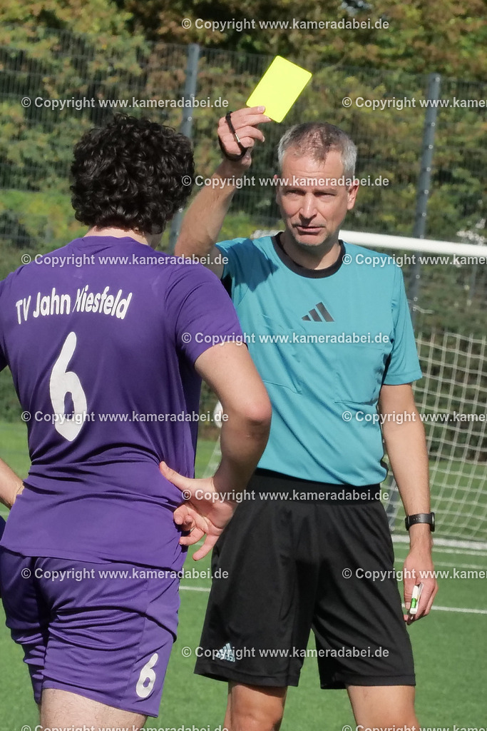 Fußball : Kreisliga A : SUS 09 Dinslaken 2 - TV Jahn Hiesfeld am 27.09.2026 in Dinslaken | Fußball : Kreisliga A : SUS 09 Dinslaken 2 - TV Jahn Hiesfeld am 27.09.2026 in Dinslaken - Realisiert mit Pictrs.com