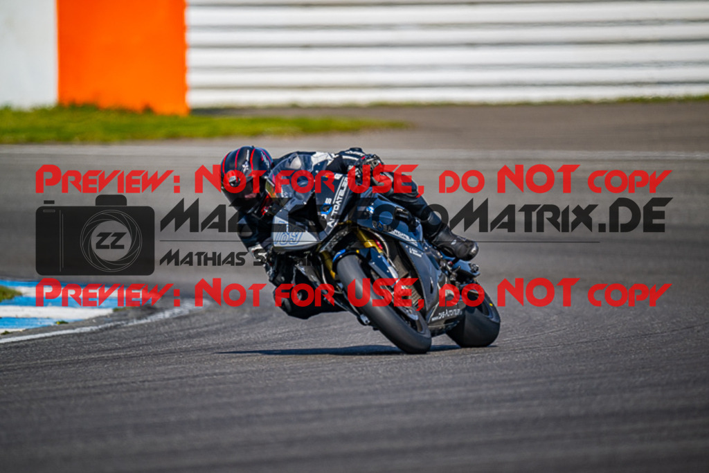 MaZZes_FotoMatrix_230410_6114 | WEISS