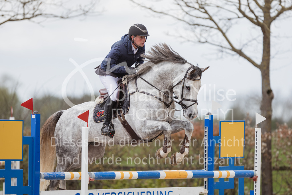 230425_Lemwerder_03SprPf-L-317 | Deine schönsten Turniermomente als professionelle Fotos! Entdecke hochwertige Pferdesport-Fotografie im Online-Shop. Jetzt Fotos finden & bestellen!