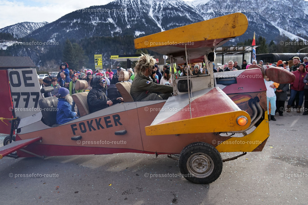 news-2023-Feb11-Fasching-Weissenbach-DSC01975 | Info aus dem Bezirk Reutte/Ausserfern Tirol sowie eine umfangreiche Bilddatenbank über die gesamte Region: Lechtal, Talkessel Reutte, Tannheimertal, Zwischentoren. Lech, Plansee, Zugspitze, Grenztunnel, B179, Fernpassstraße, Verkehr, Lawinen, Tradition, - Realisiert mit Pictrs.com