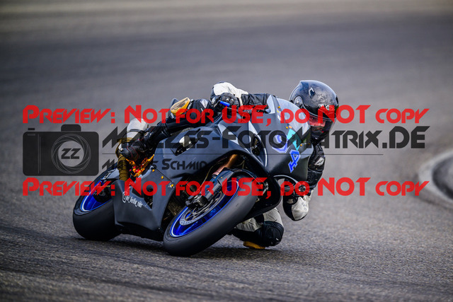 MaZZes_FotoMatrix_240717_6007705_5292 | WEISS