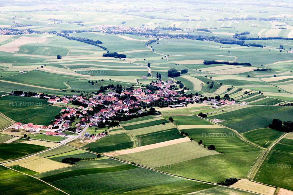 Vue aérienne: Vue de la ville à Wintzenbach dans le département Bas Rhin, France. Photo: IMG_19056.jpg prise le 20/06/2009 par Werner Riehm/FLY-FOTO.eu – Résolution de l'original: 4752 x 3168 px